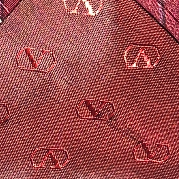 Valentino Red Leaf Patterned Embossed Men's Tie - Picture 4 of 8